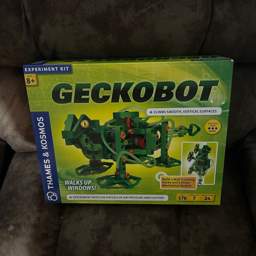 Green Geckobot Building Set with STEM Features